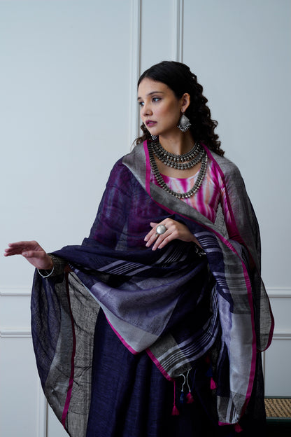 Nazaakat- The Purple and Pink Linen Saree