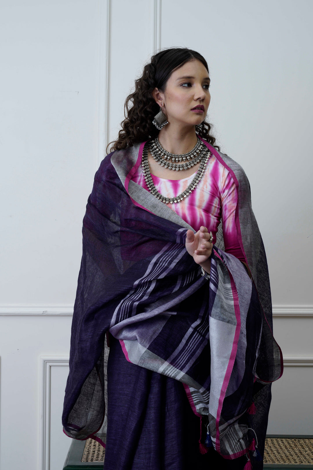 Nazaakat- The Purple and Pink Linen Saree