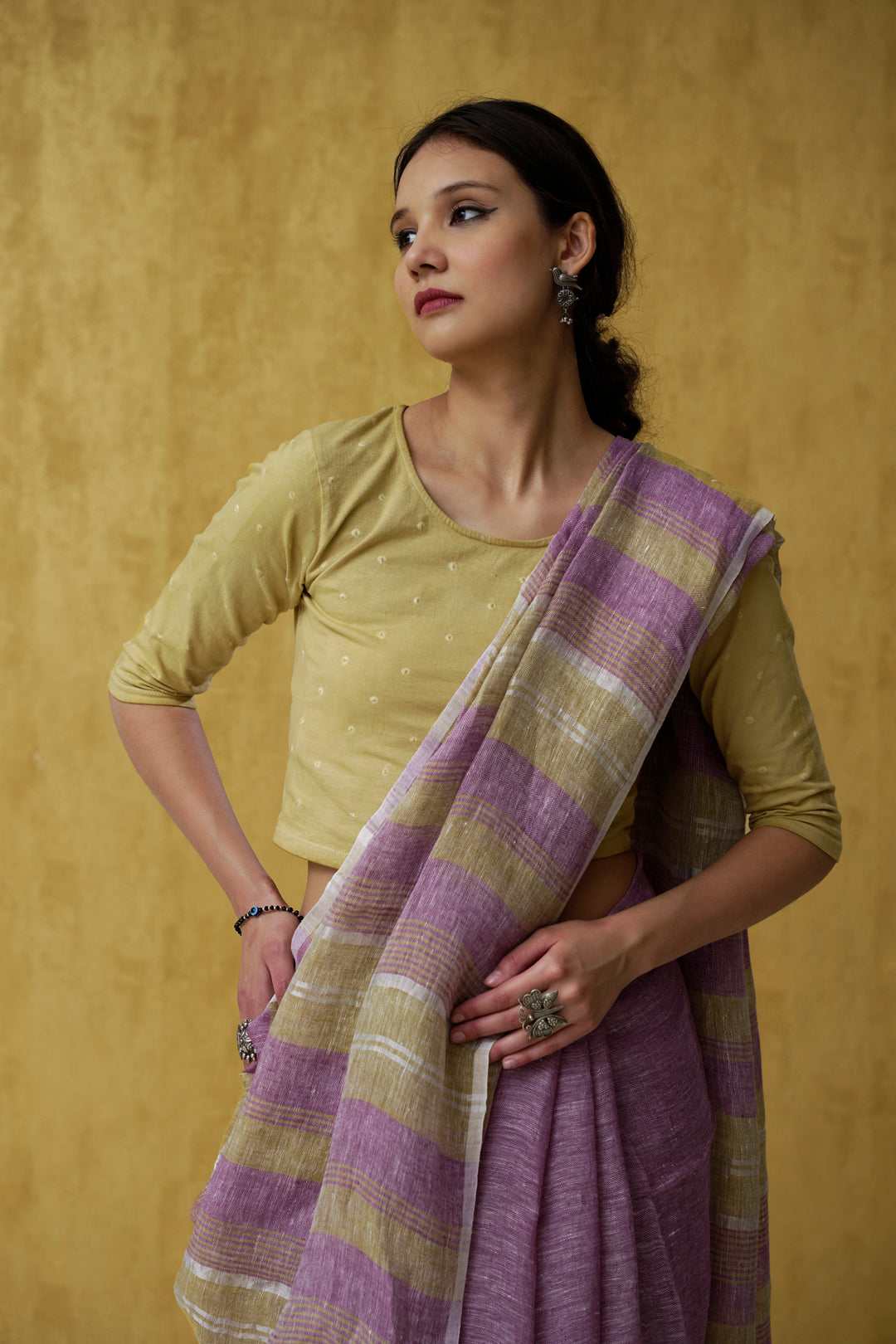 Tarusha- The Thulian Pink Stripe Linen Saree