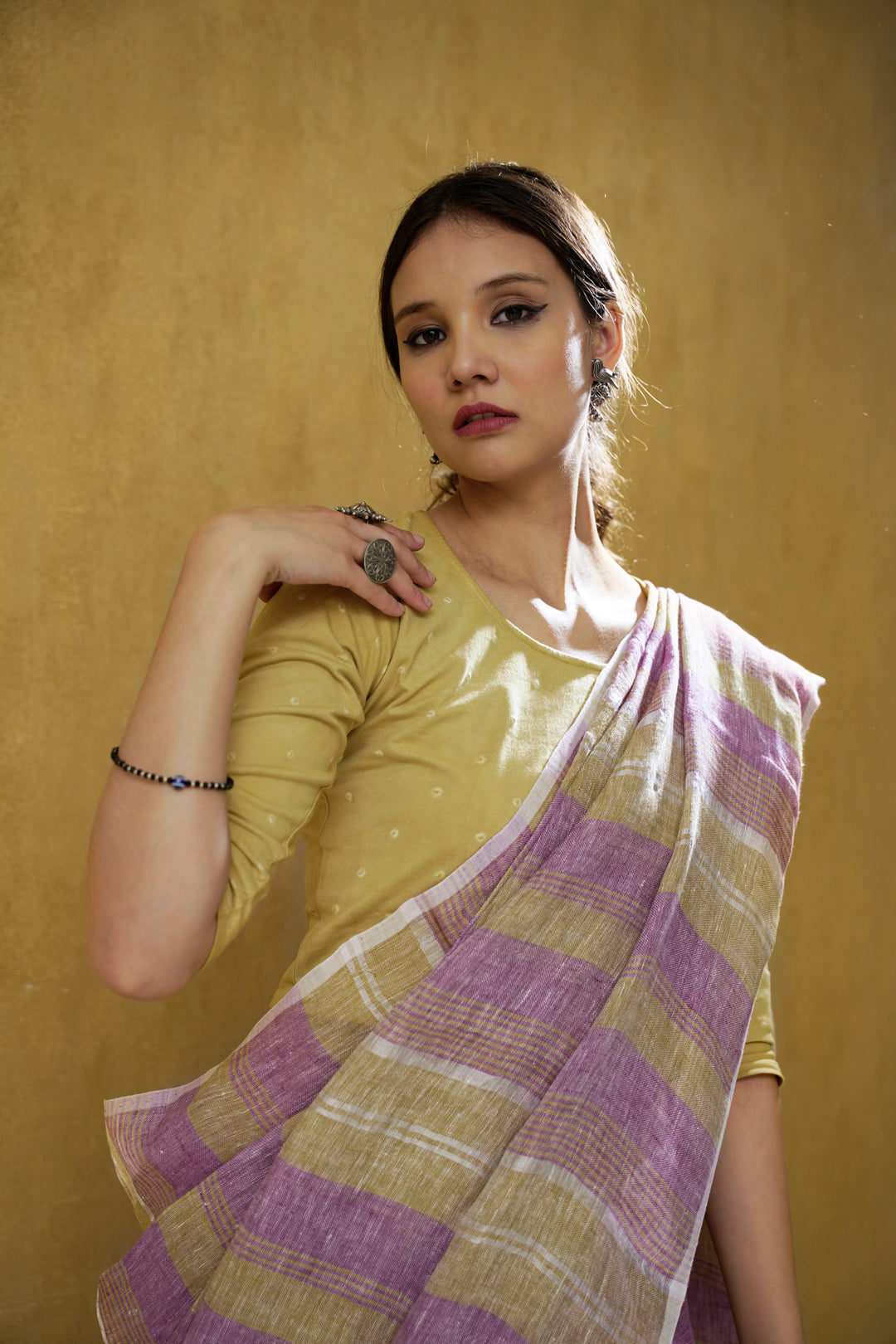 Tarusha- The Thulian Pink Stripe Linen Saree