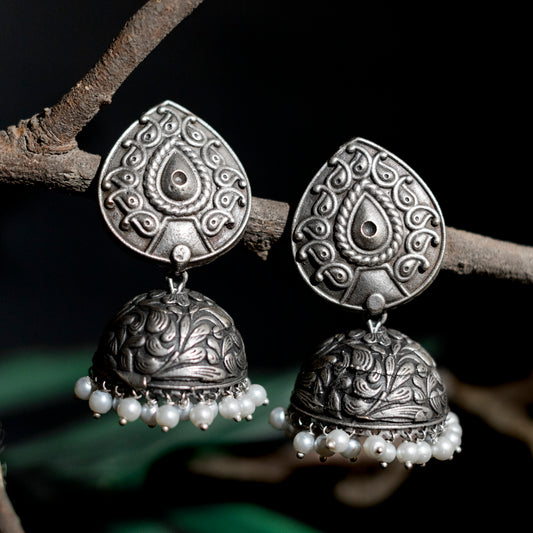 Vanya - Paisley Designed Pearl Earrings